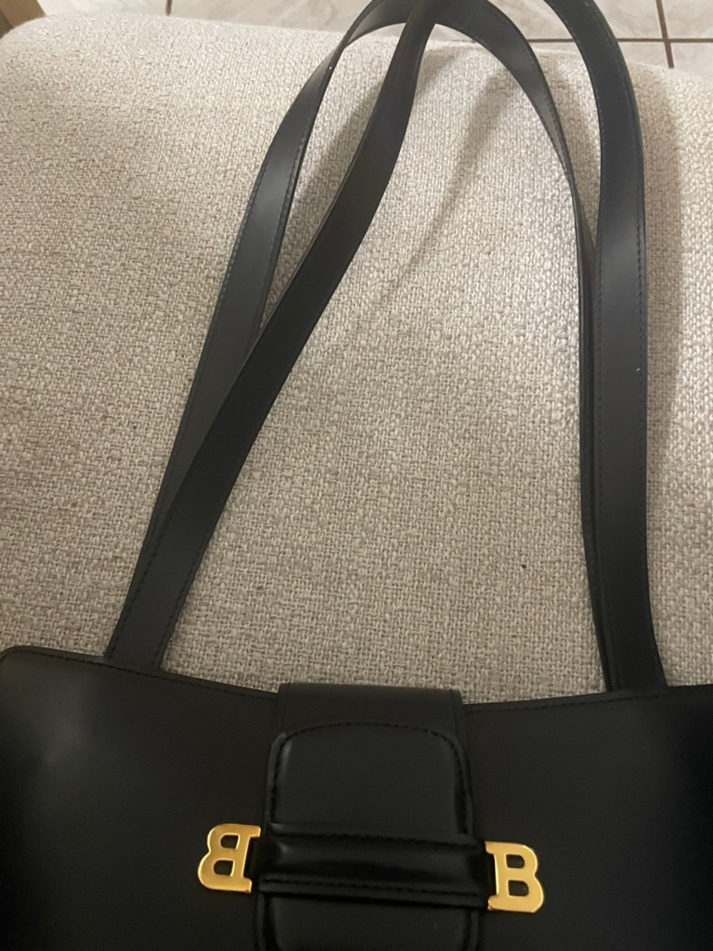Bally Black Leather Shoulder Bag with Gold Hardware - Picture 2 of 3